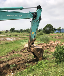 Excavatrice sur chenilles d'occasion Kobelco SK135 avec composants de moteur de pompe modèle PC200 moteur CAT en stock pour machines d'ingénierie - Product Image 5