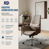 Chaise de bureau de direction ergonomique de luxe moderne à dossier haut en cuir véritable avec base pivotante