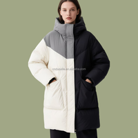 Vestes matelassées OEM personnalisées en duvet de canard blanc à 90 %, manteaux pour femmes à capuche avec décor rayé, style sportif, longs et amples, pour l'hiver