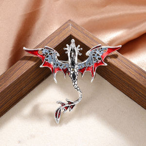 यिनी निर्माता कस्टम जीवंत राल-इनमेड ड्रैगन ब्रोच: फ्रेंडली जस्ता मिश्र धातु, कॉस्प्ले के लिए टिकाऊ फंतासी गहने - Product Image 3