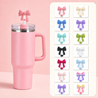 Breloques de paille personnalisées en gros de 10 mm pour gobelets, grands charms de paille en silicone 3D en forme de nœud, OEM, faible MOQ