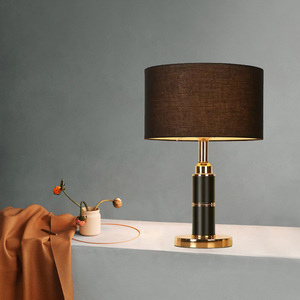Hotel Bar luz regulable moda clásica Metal oro mesa Luz lujo Hotel lámpara de noche decoración del hogar lámpara de mesa - Product Image 2