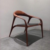 Fauteuil lounge en bois de noyer de qualité supérieure, accoudoirs incurvés, finition à grain ouvert, meubles élégants et luxueux pour la maison et l'hôtel PISANO