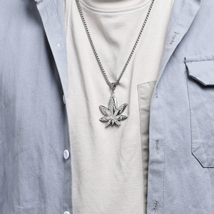 Instagram-worthy maple leaf necklace, a trendy street style accessory from the Western hip-hop culture, featuring a unique, nich - Product Image 2