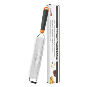 Râpe à lame multifonctionnelle en acier inoxydable 18/8 avec couvercle de protection Poignée ergonomique pour le fromage - Product Image 4