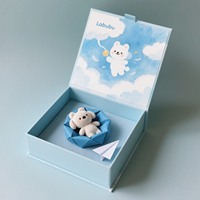 Boîte cadeau magnétique personnalisée de luxe Labubu avec doublure en éponge et poignée, boîte en papier rigide tendance pour l'emballage de poupées