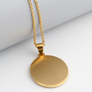Collier pendentif lettre O en or avec incrustation de nacre, chaîne tendance, bijou à porter au quotidien, cadeau - Product Image 4