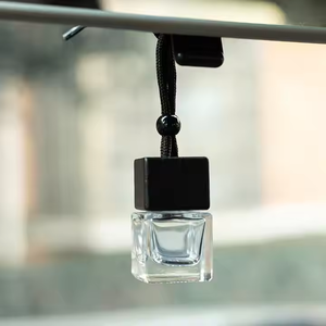 8ml Mini Empty Clear Black Square Car Perfume Glass <strong>Bottle</strong> <strong>With</strong> Square Black Wood Hanging <strong>Cap</strong> for Car <strong>Diffuser</strong> <strong>With</strong> String