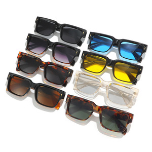 QISHANG XY3889 European American Fashion Style Unisex Sunglasses New Square Frame PC UV400 Lenses Multi-Use <b>Black</b> <b>Small</b> - Product Image 5