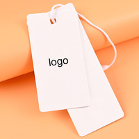 Étiquettes suspendues personnalisées avec code-barres pour chaussettes et vêtements, étiquettes de vêtements en carton écologiques, couleurs personnalisées, logo imprimé en sérigraphie