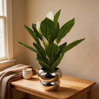 Élégante fleur artificielle de lys de la paix en tissu et PE, en vase double boule argenté, pour la décoration intérieure