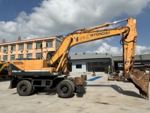 Excavatrice à roues Hyundai 210w-9 d'occasion de 21 tonnes en bon état à vendre en Corée avec des composants de base Roulement d'engrenage du moteur - Product Image 2