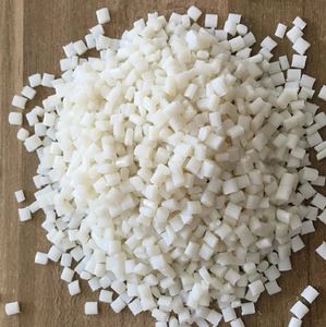 Gránulos de resina plástica de alto grado para moldear botellas de agua PET - Product Image 5