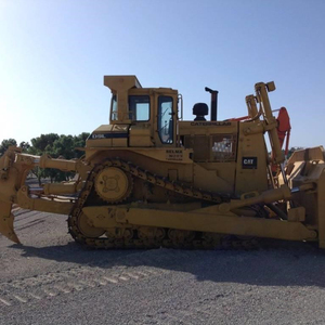 Bulldozer Usado D5K con Capacidad de Empuje de 3M3, 5000KG de Momento de Carga, Buen Rendimiento - Product Image 1