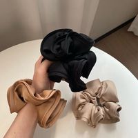 Gros personnalisé de luxe surdimensionné fleur élastique bandeau cheveux grand noir brun cheveux cravates fille femmes Extra Large Satin soie chouchous