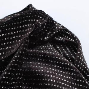 Ropa de mujer 2024 nueva moda Culottes de <span class=keywords><strong>terciopelo</strong></span> brillante Retro de cintura alta Casual Street Women's Mini Shorts - Product Image 6