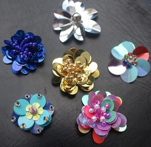 Flor de Lentejuelas Colorida Hecha a Mano en 3D con Perla y Diamantes de Imitación, Estilo Nuevo 2017 - Product Image 3