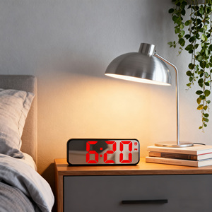Nouvelle Horloge de Table Numérique Électronique Simple à LED avec Miroir, Réveil, Fonction Snooze, Réglage de la Luminosité, Affichage de la Température, Décoration Maison Chambre - Product Image 5