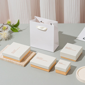 Caja de Joyería de Cartón Ecológica con Logotipo Personalizado del Fabricante, Caja para Collar, Anillo, Colgante, con Tapas y Bases para Empaque - Product Image 3