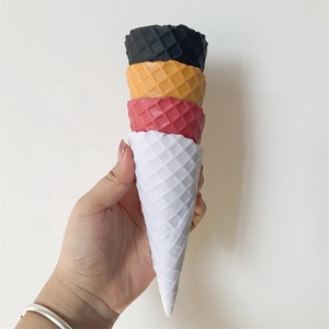 Nouveau kit de 4 couleurs de cornets gaufrés roses avec support de présentation, machine à crème glacée jouet, plateau d'entraînement réutilisable, modèle alimentaire en PVC - Product Image 5