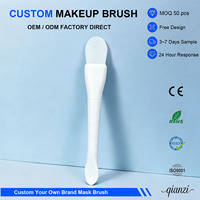 Pinceau applicateur de masque facial en silicone, tête en forme de langue, manche en plastique avec extrémité cuillère, double usage, deux-en-un, vente en gros, personnalisable