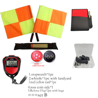Kit d'arbitre de football A101 : Ensemble de cartes rouges et jaunes avec sifflets et drapeaux d'arbitre de haute qualité