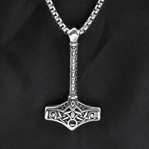 Collier pendentif marteau de Thor en acier inoxydable pour homme, style viking, design rétro, bijou cadeau, accessoire de mode - Product Image 1