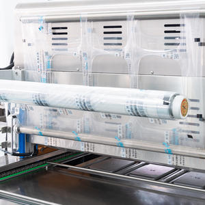 Machine d'emballage automatique électrique pour ligne de production, pour boîtes de repas, barquettes alimentaires, sachets, pochettes et films avec scellage sous vide - Utilisation pour les boissons - Product Image 2