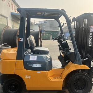 Venta Directa de Montacargas <span class=keywords><strong>Toyota</strong></span> <span class=keywords><strong>7FD25</strong></span> de 2.5 Toneladas, Importado de Japón, Usado en Comercio Exterior, de Combustión Interna - Product Image 1