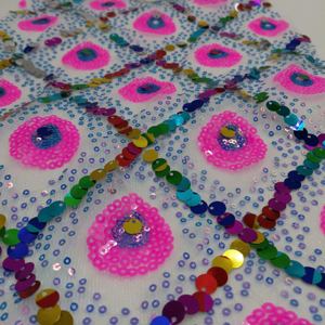 Robe en tissu doux en dentelle française Keqiao avec paillettes et cristaux - Product Image 4