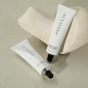 Crema Facial Hidratante y Nutritiva para Piel Sensible con Ceramidas, Péptidos y Cica para un Control Profundo de la Humedad, Cuidado de la Piel Coreano - Product Image 5