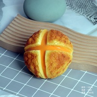 En stock, personnalisable, petit jouet souple en PU en forme de croissant, 4 saveurs, à remontée lente, parfum pain sucré