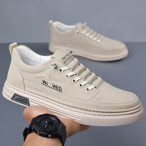 Zapatillas de cuero casuales blancas para hombre, de tacón bajo, transpirables, con suela de goma, zapatos modernos para el tiempo libre - Product Image 3