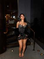 Robe mini moulante sexy d'été à fines bretelles, en dentelle, avec armatures, boutonnée sur le devant, rehaussement de la poitrine