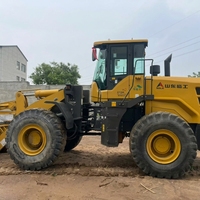 Schwerlast-Radlader SDLG 958F mit 5 Tonnen Tragkraft, starkem Hydrauliksystem und großem Schaufelvolumen für Bergbau-, Steinbruch- und Bauarbeiten.