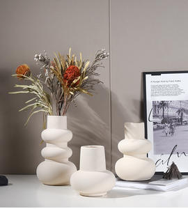 Jarrón de cerámica estilo INS de alto valor arreglo floral <span class=keywords><strong>Simple</strong></span> florero modelo habitación mesa de comedor decoración del hogar adornos - Product Image 1