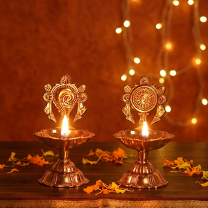 Meilleure Lanterne Diya Shankhachakra en Laiton Pur, Artisanale Traditionnelle pour la Décoration des Temples Vishnu et l'Éclairage Festif - Product Image 3