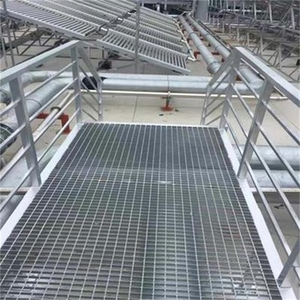 Grille en acier soudé galvanisé standard économique, anti-corrosion, <span class=keywords><strong>pour</strong></span> <span class=keywords><strong>allée</strong></span>, avec barres plates et tiges en acier torsadé - Product Image 4