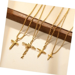 Collar de Moda con Cruz y Letras, Estilo Simple y Moderno, Chapado en Oro de 18k, con Colgante de Cruz de Acero Inoxidable para Mujer - Product Image 1