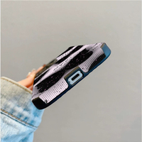 Étui de téléphone portable en cuir artificiel TPU avec impression de papillon noir en lettres anglaises pour iPhone X Xr 11 12 13 14 15 16 17 18 Pro Max