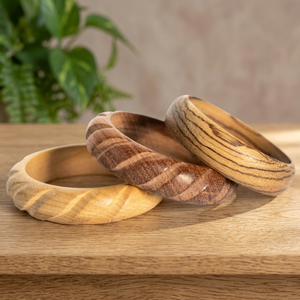 Bracelets en bois faits à la main classiques, taille standard, pour femmes, nouvelle arrivée, artisanat unique, style bohème indien, bijoux de poignet en bois. - Product Image 1