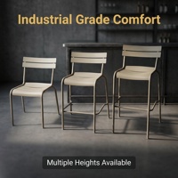Ensemble de chaises de salle à manger d'extérieur en métal moderne, chaises de jardin empilables et tabourets de bar assortis pour café et restaurant