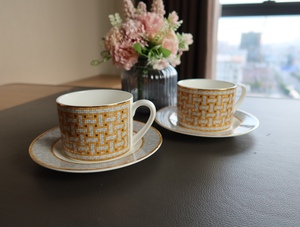 Hot Sale Nordic Luxury Gold Handle Straight Mouth Bone China 180ml Coffee <b>Cup</b> & <b>Saucer</b> Set with Gift Box - Product Image 3