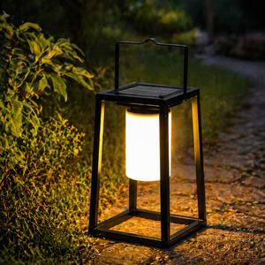 Lanterne solaire d'extérieur portable, LED ultra-lumineuse, lampe de chevet, étanche IP44, idéale pour patio, cheminée et jardin - Product Image 1