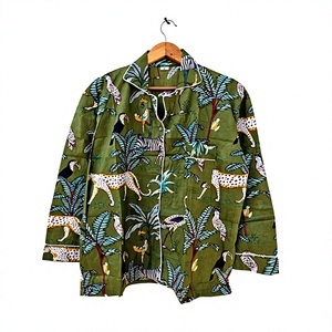 Ensemble de pyjama pour homme à manches longues à imprimé floral, tissu en satin 100% coton, vêtements de nuit décontractés, motif tissé, saison printemps, cadeau pour elle - Product Image 1
