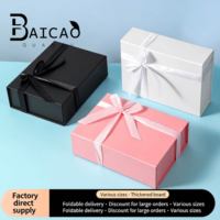Boîte cadeau carrée grand format en carton ondulé avec couvercle, finition mate, gaufrage et estampage pour la Saint-Valentin (vente en gros)