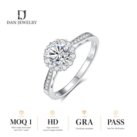 Bague d'anniversaire en argent sterling avec moissanite ronde certifiée GRA, plaquée rhodium incolore, pour distributeurs de bijoux, prête à être expédiée