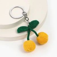 Creatieve grappige handgemaakte gehaakte pluche rode kersen sleutelhanger milieuvriendelijk reliëf cartoon fruit ontwerp LYD dames handtas