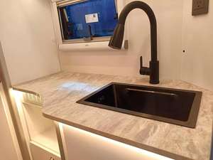 Petit camping-car tout-terrain remorque RV caravane Suspension indépendante lumières LED frein électrique Camping voyage cuisine tente - Product Image 5