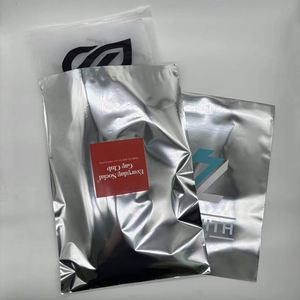 Bolsas de Envío Personalizadas con Logotipo, Plateadas Metálicas Brillantes, para Ropa, 6x9 10x13, de Aluminio y Poliéster - Product Image 2